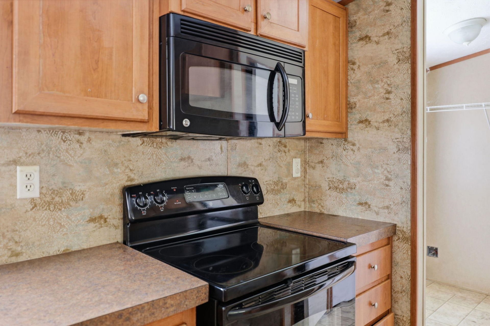 124 Roverbend Road Photo 9