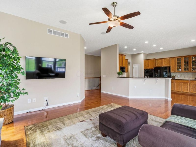 6372 Tournament Drive, Westerville, OH 43082 Photo 12