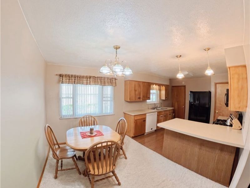 708 Circle Drive , Belpre, OH 45714 Photo 10