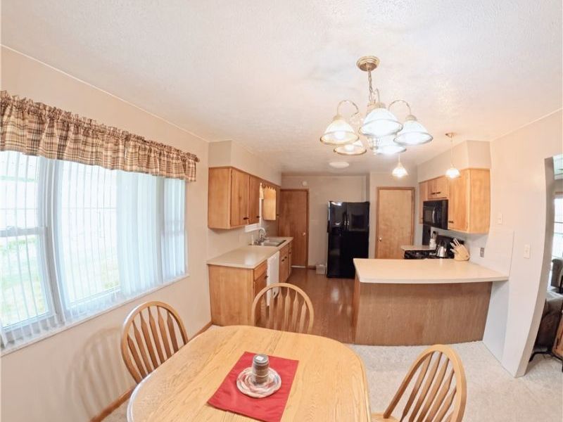 708 Circle Drive , Belpre, OH 45714 Photo 11