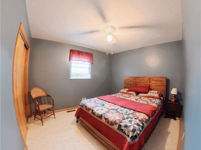 708 Circle Drive , Belpre, OH 45714 Photo 14