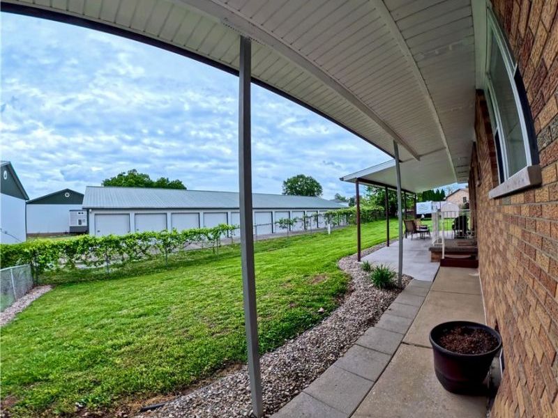708 Circle Drive , Belpre, OH 45714 Photo 3
