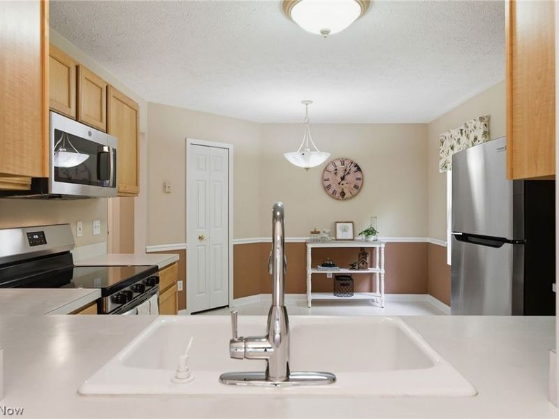 33817 Honeysuckle Lane , North Ridgeville, OH 44039 Photo 14