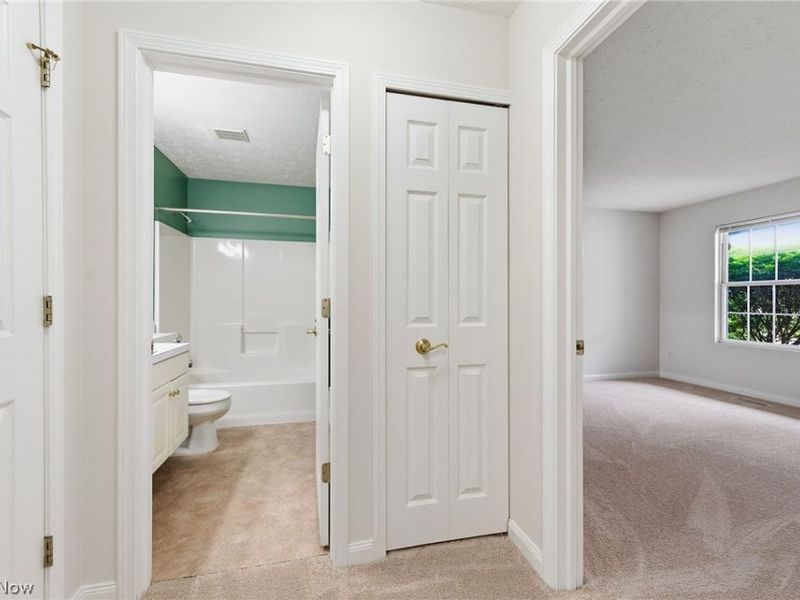 33817 Honeysuckle Lane , North Ridgeville, OH 44039 Photo 22