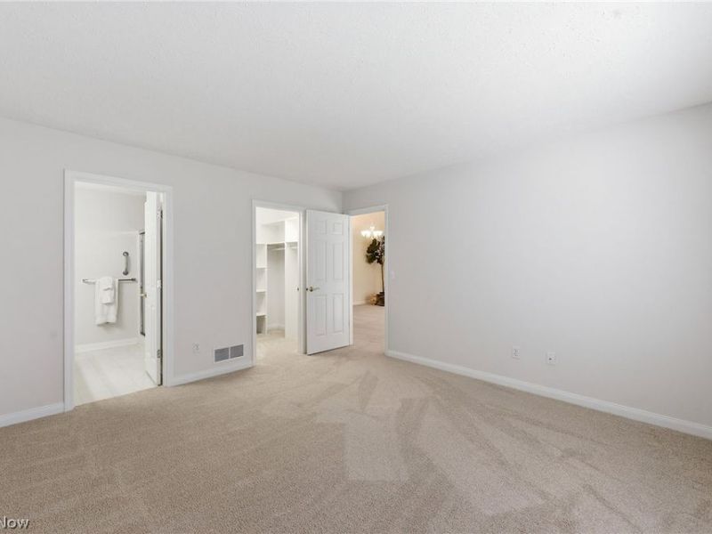 33817 Honeysuckle Lane , North Ridgeville, OH 44039 Photo 32