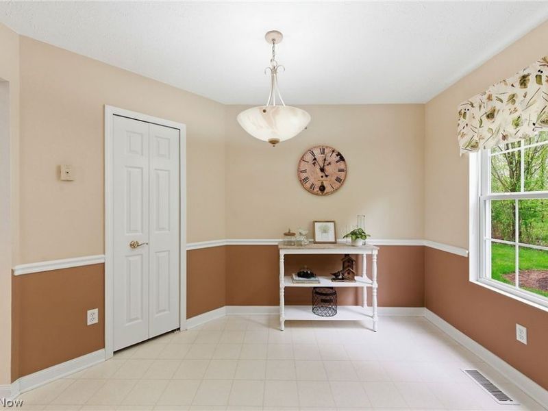 33817 Honeysuckle Lane , North Ridgeville, OH 44039 Photo 9