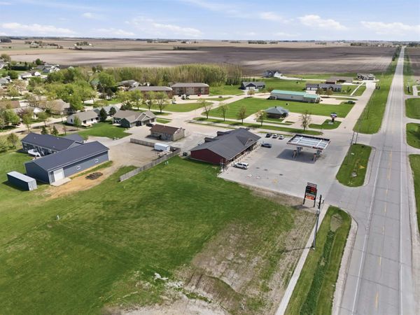 S Canfield Road, Dunkerton, IA 50626