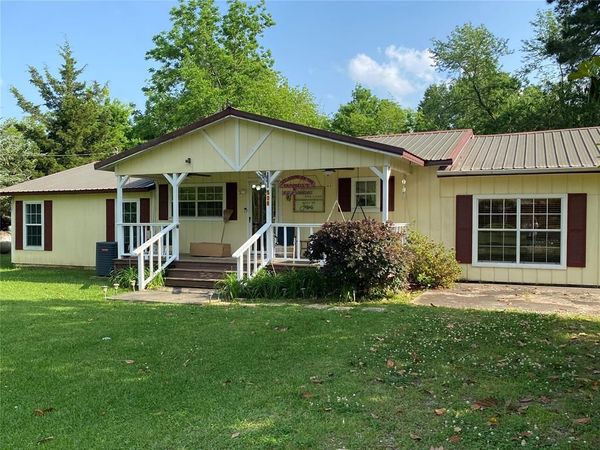 506 E Mosely Street, Valliant, OK 74764