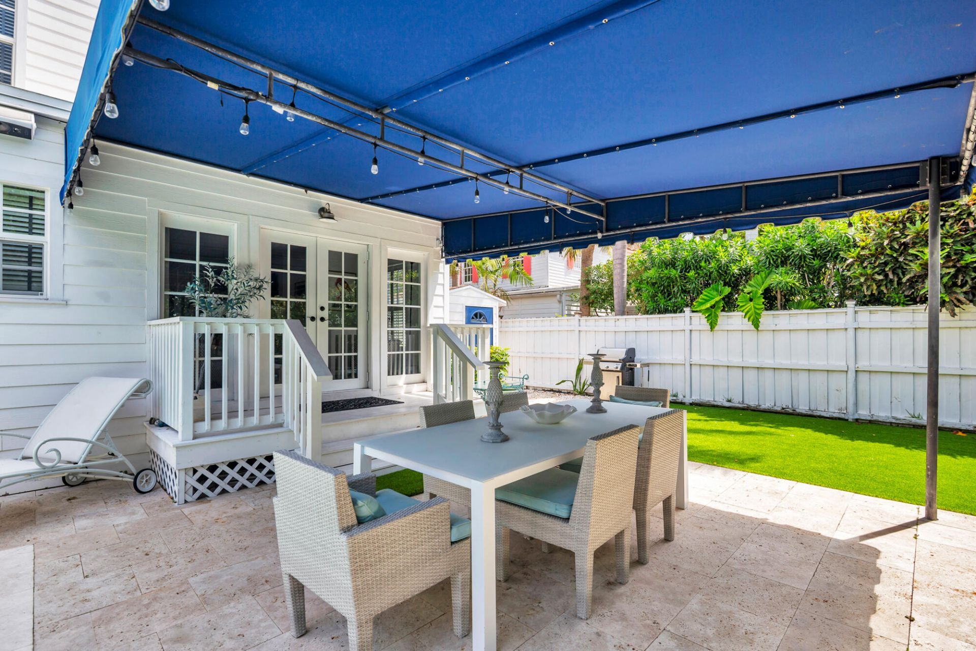 294 Queens Court, West Palm Beach, FL 33401 Photo