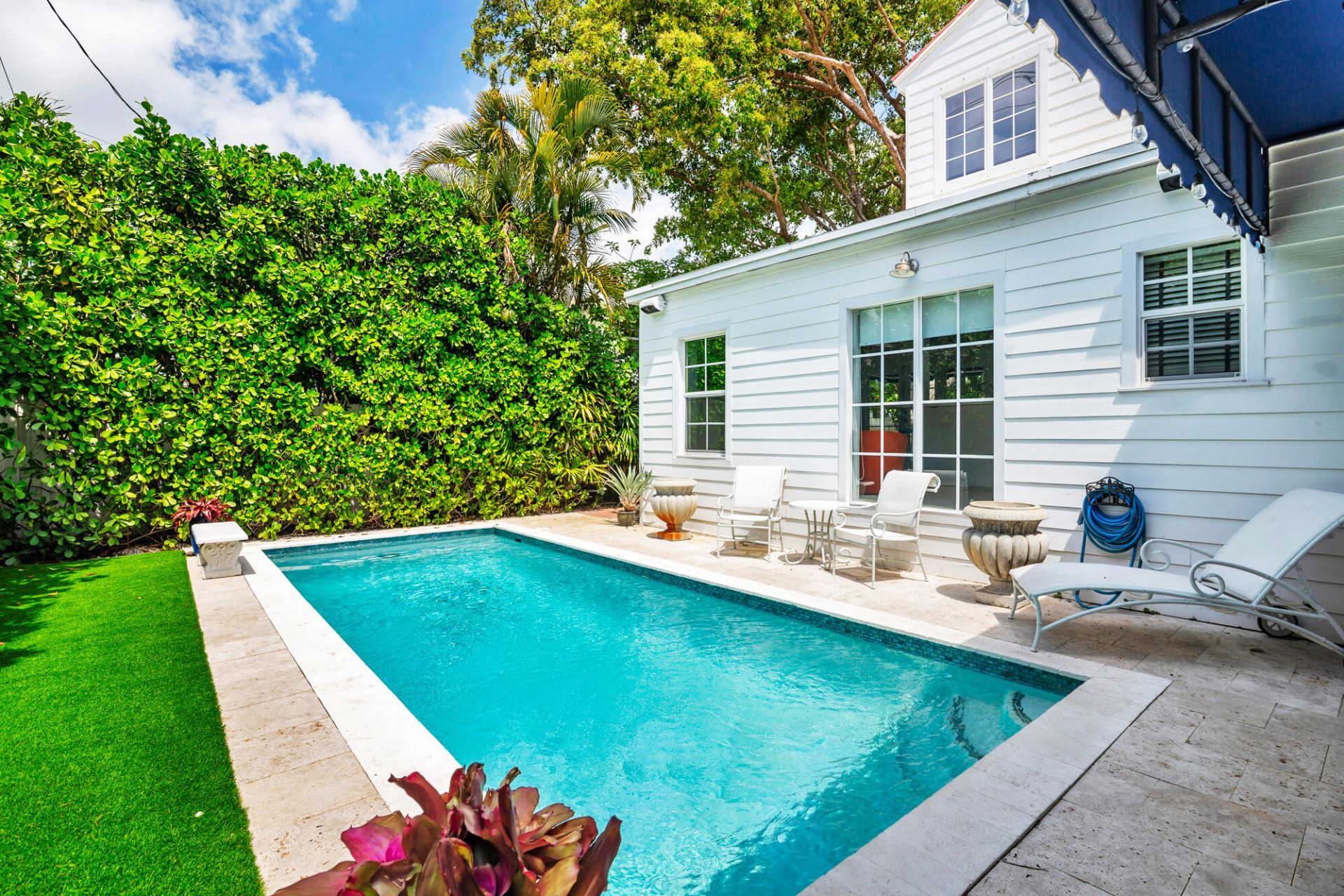 294 Queens Court, West Palm Beach, FL 33401 Photo