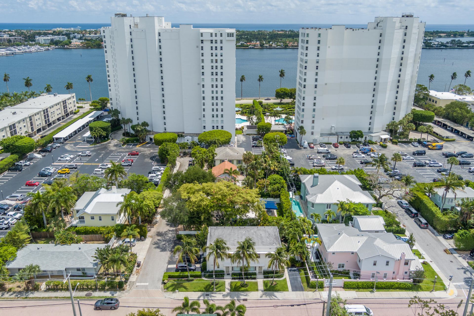 294 Queens Court, West Palm Beach, FL 33401 Photo