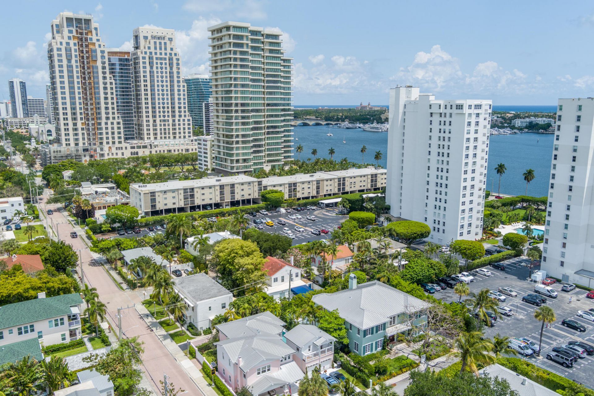 294 Queens Court, West Palm Beach, FL 33401 Photo