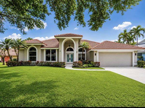 2 Old Fence Road, Palm Beach Gardens, FL 33418