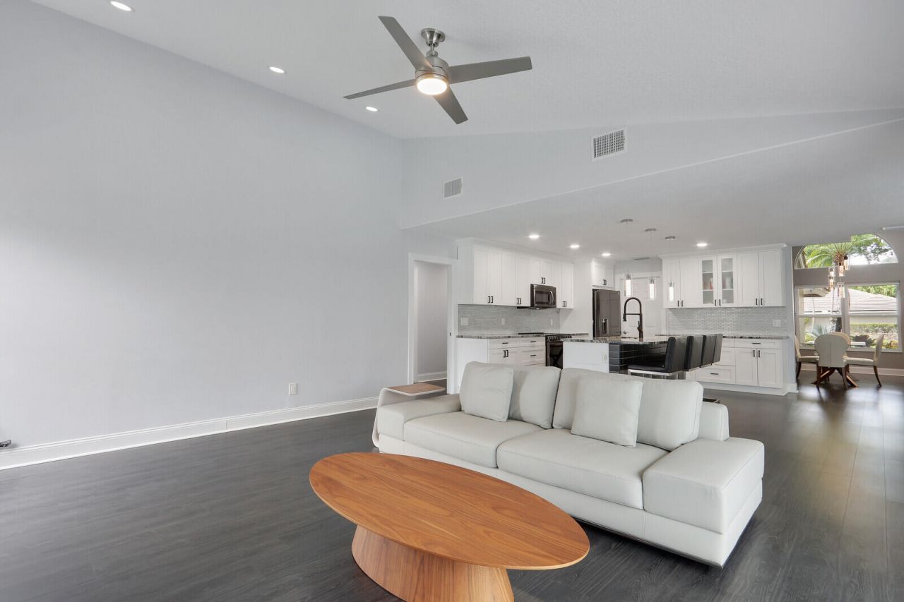 2 Old Fence Road, Palm Beach Gardens, FL 33418 Photo