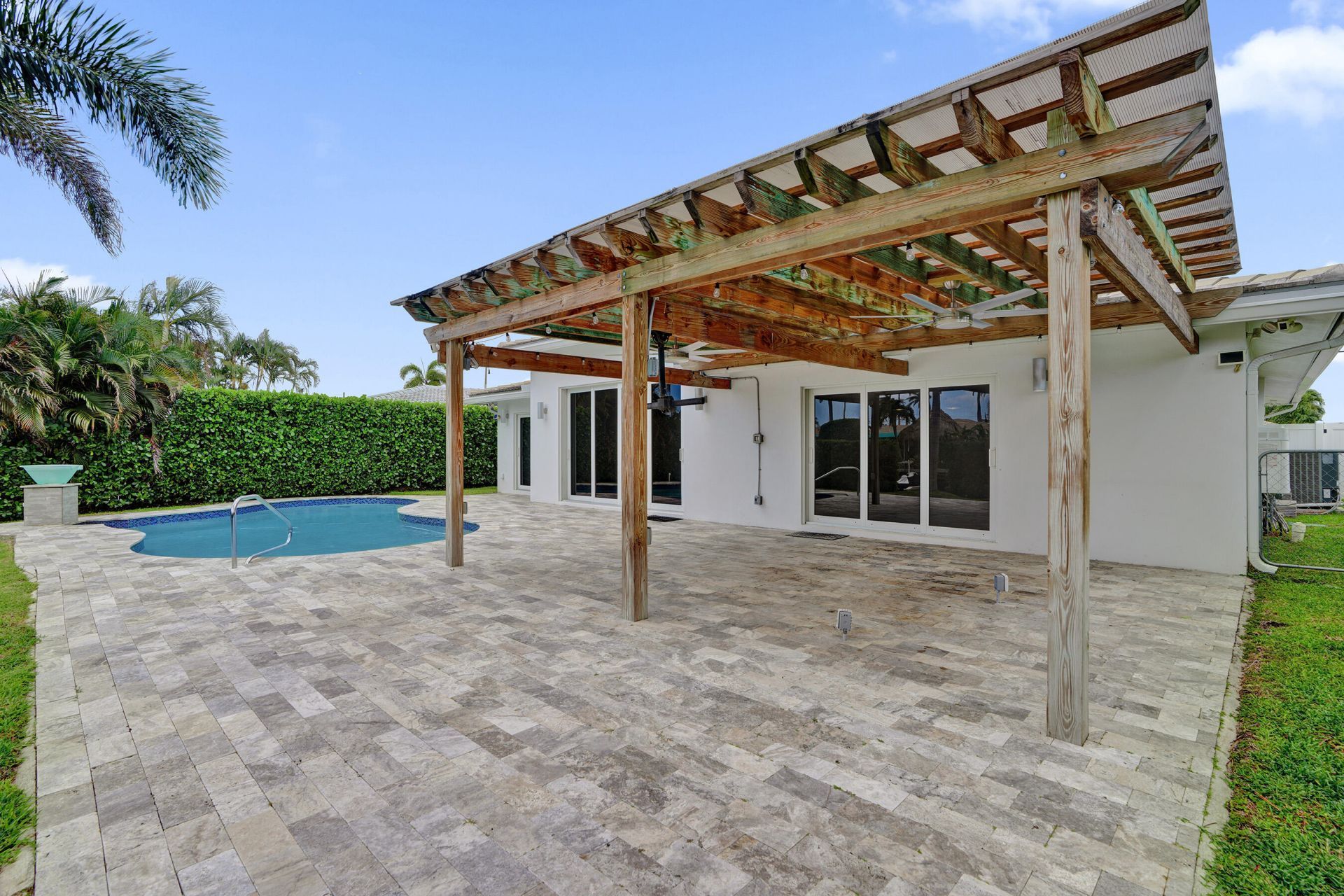 320 SE 5th Avenue, Pompano Beach, FL 33060 Photo