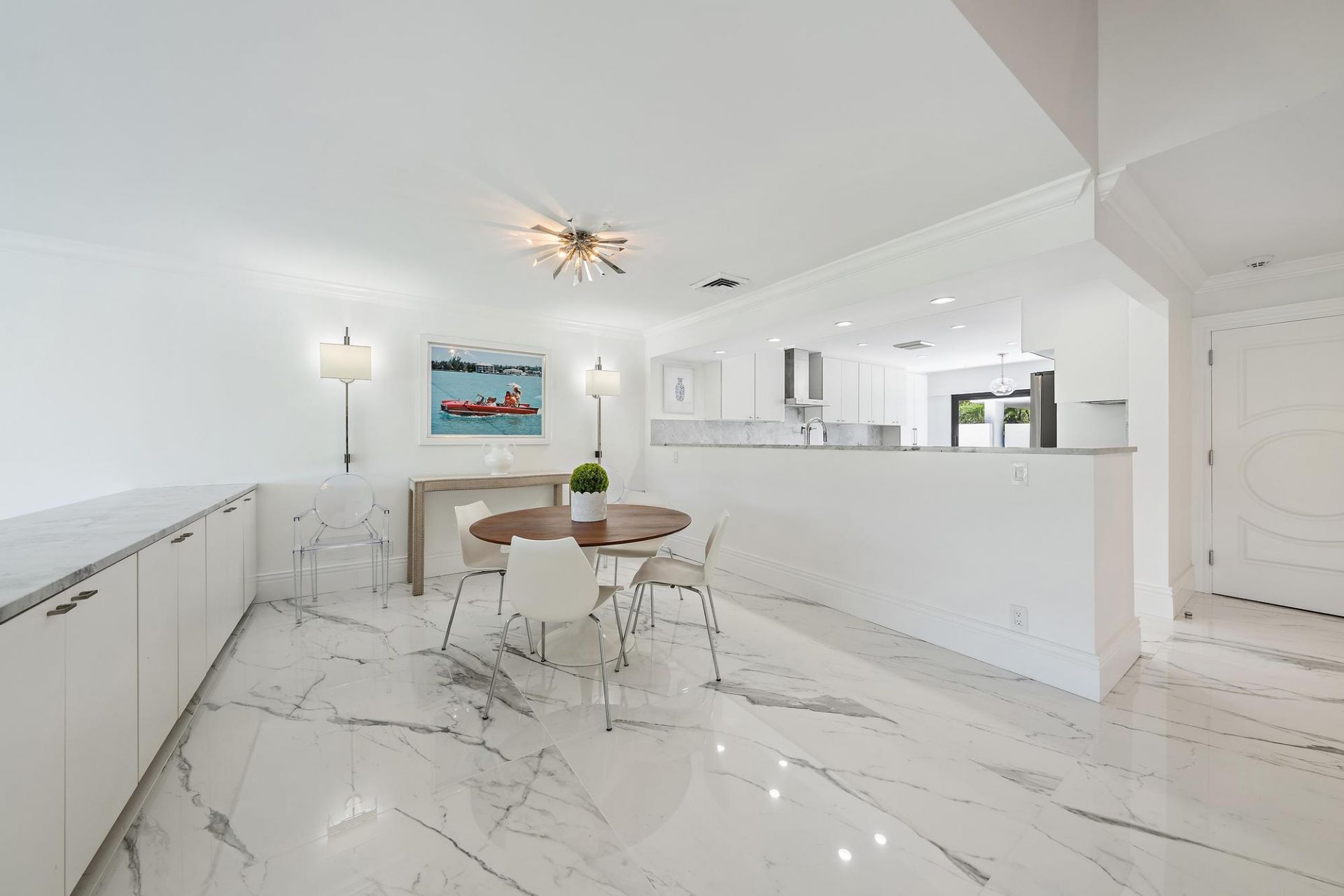 2435 Presidential Way, Unit H, West Palm Beach, FL 33401 Photo