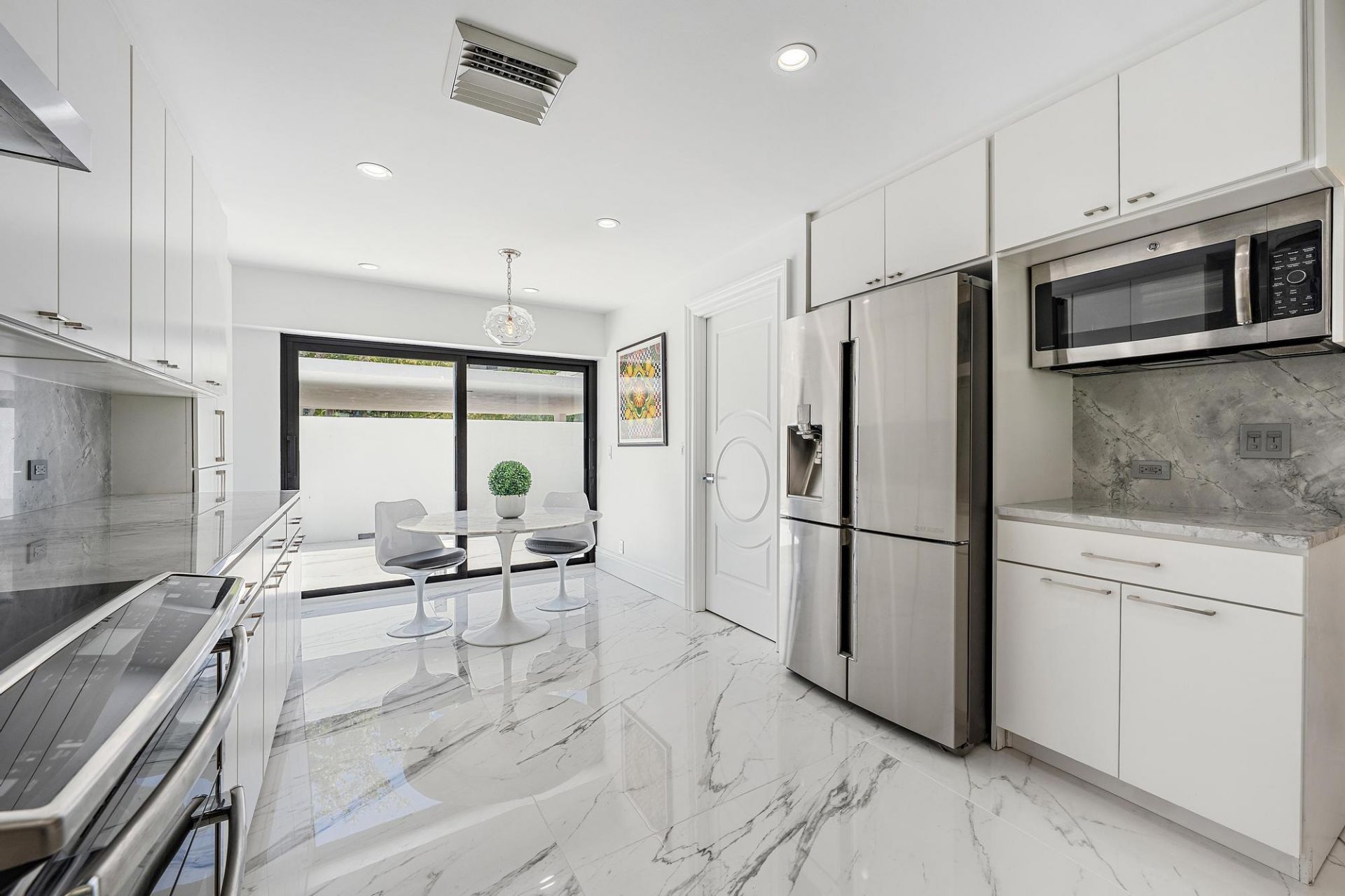 2435 Presidential Way, Unit H, West Palm Beach, FL 33401 Photo