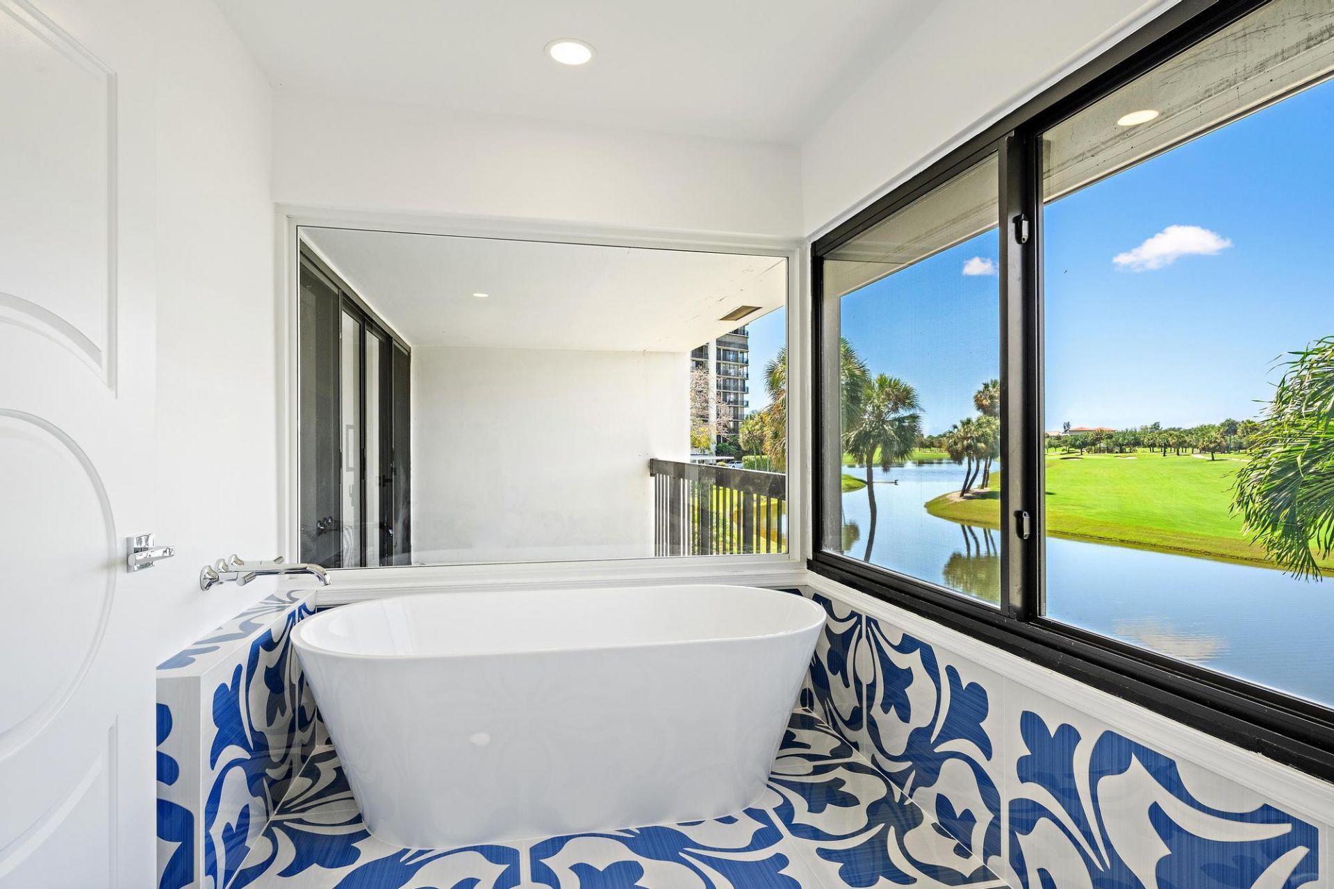 2435 Presidential Way, Unit H, West Palm Beach, FL 33401 Photo