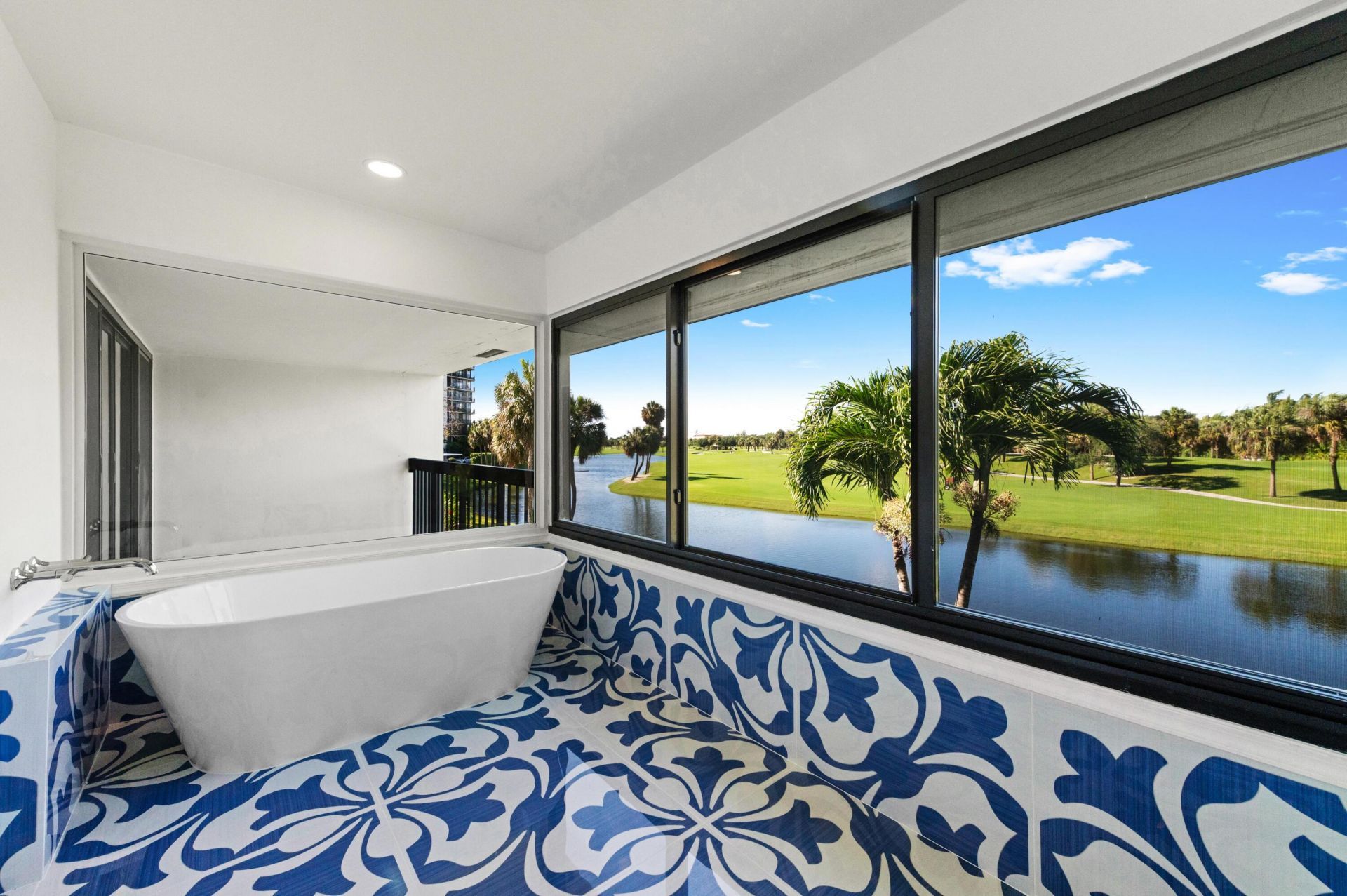 2435 Presidential Way, Unit H, West Palm Beach, FL 33401 Photo