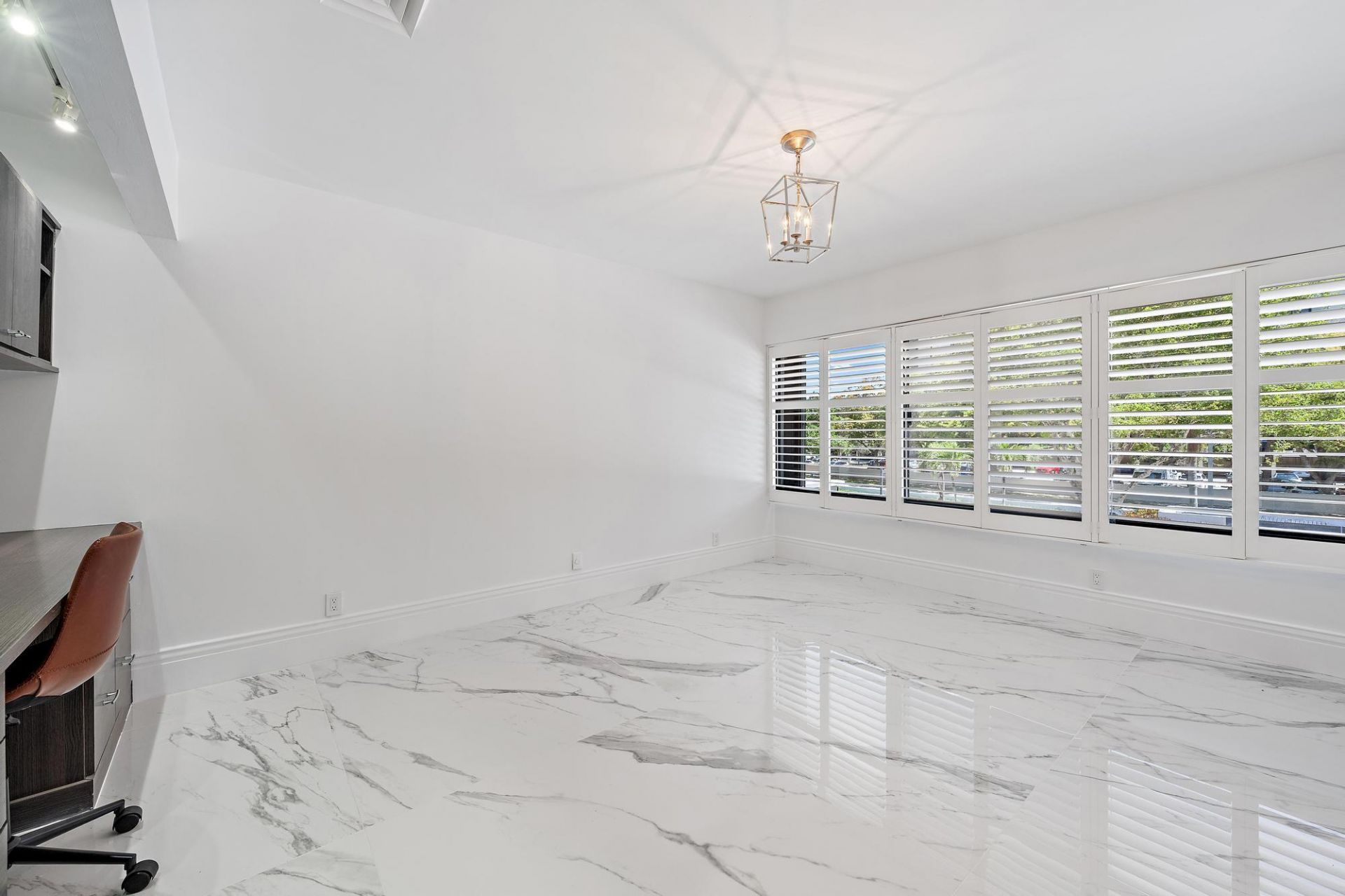 2435 Presidential Way, Unit H, West Palm Beach, FL 33401 Photo
