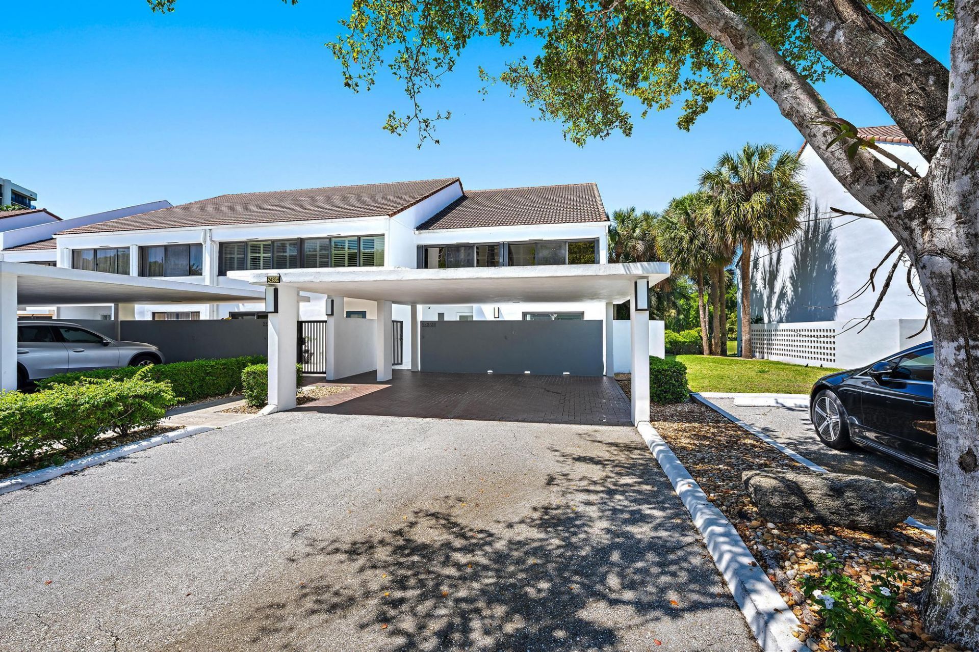 2435 Presidential Way, Unit H, West Palm Beach, FL 33401 Photo