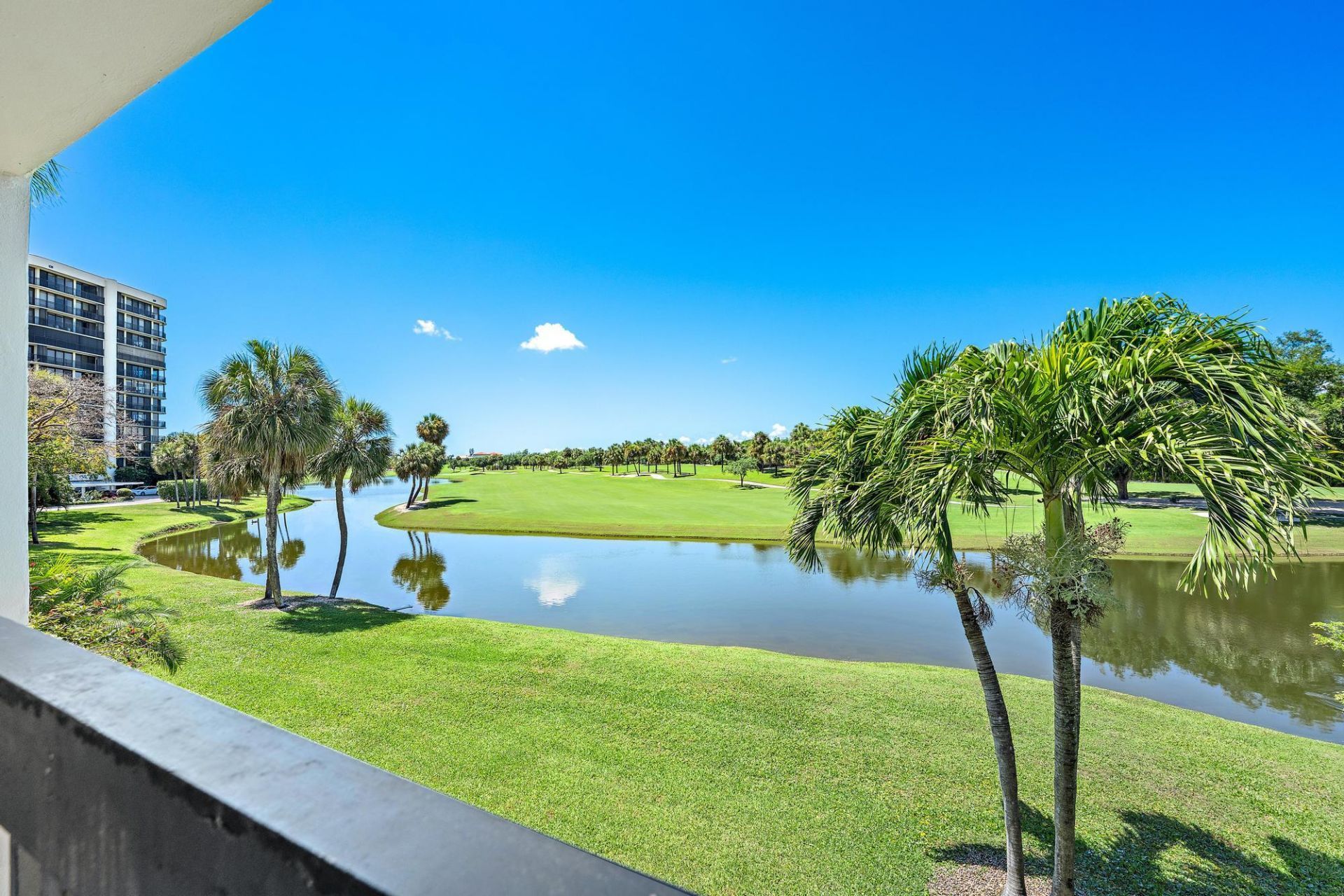 2435 Presidential Way, Unit H, West Palm Beach, FL 33401 Photo