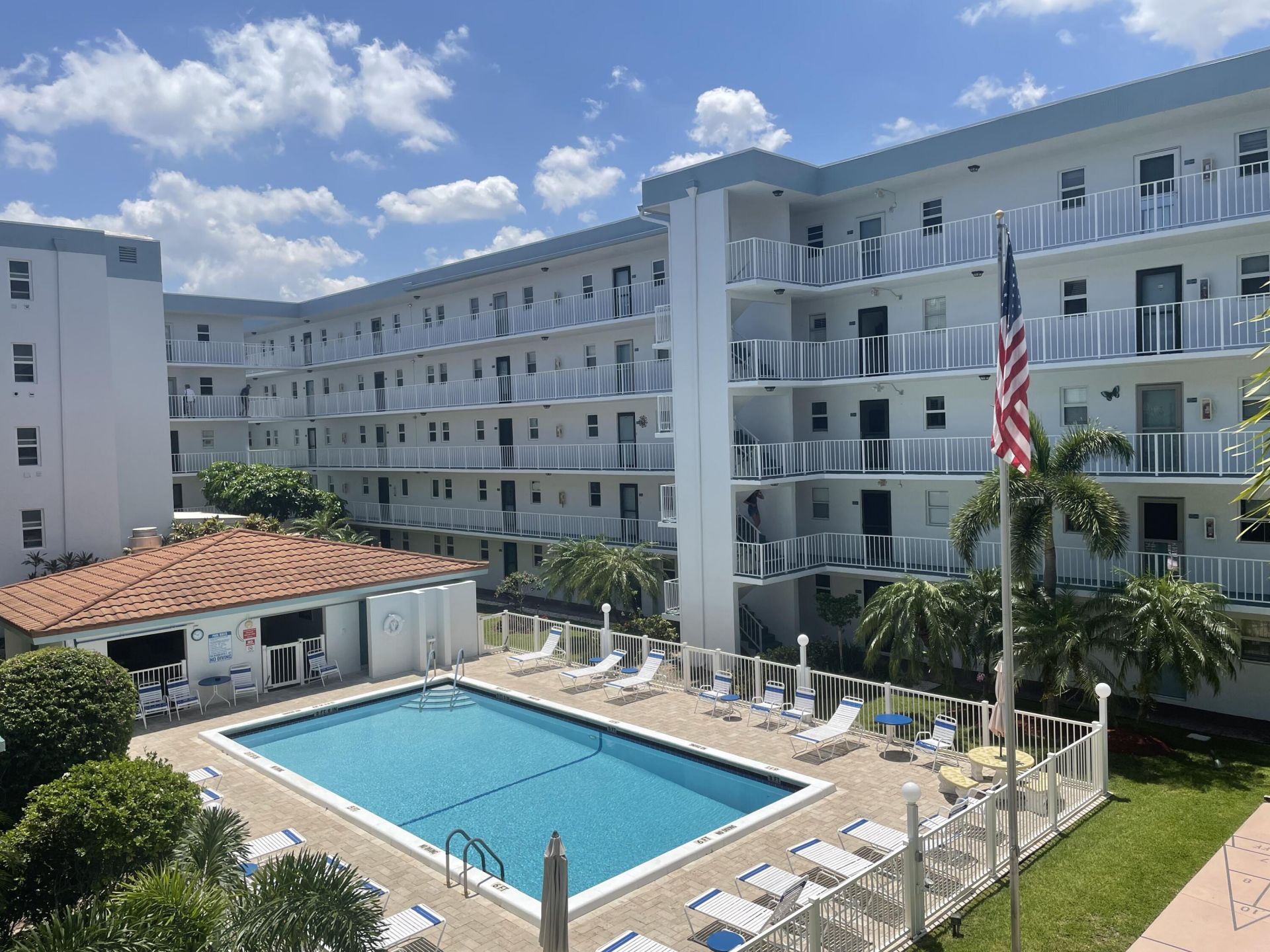 4629 Poinciana Street, Unit 317, Lauderdale by the Sea, FL 33308 Photo