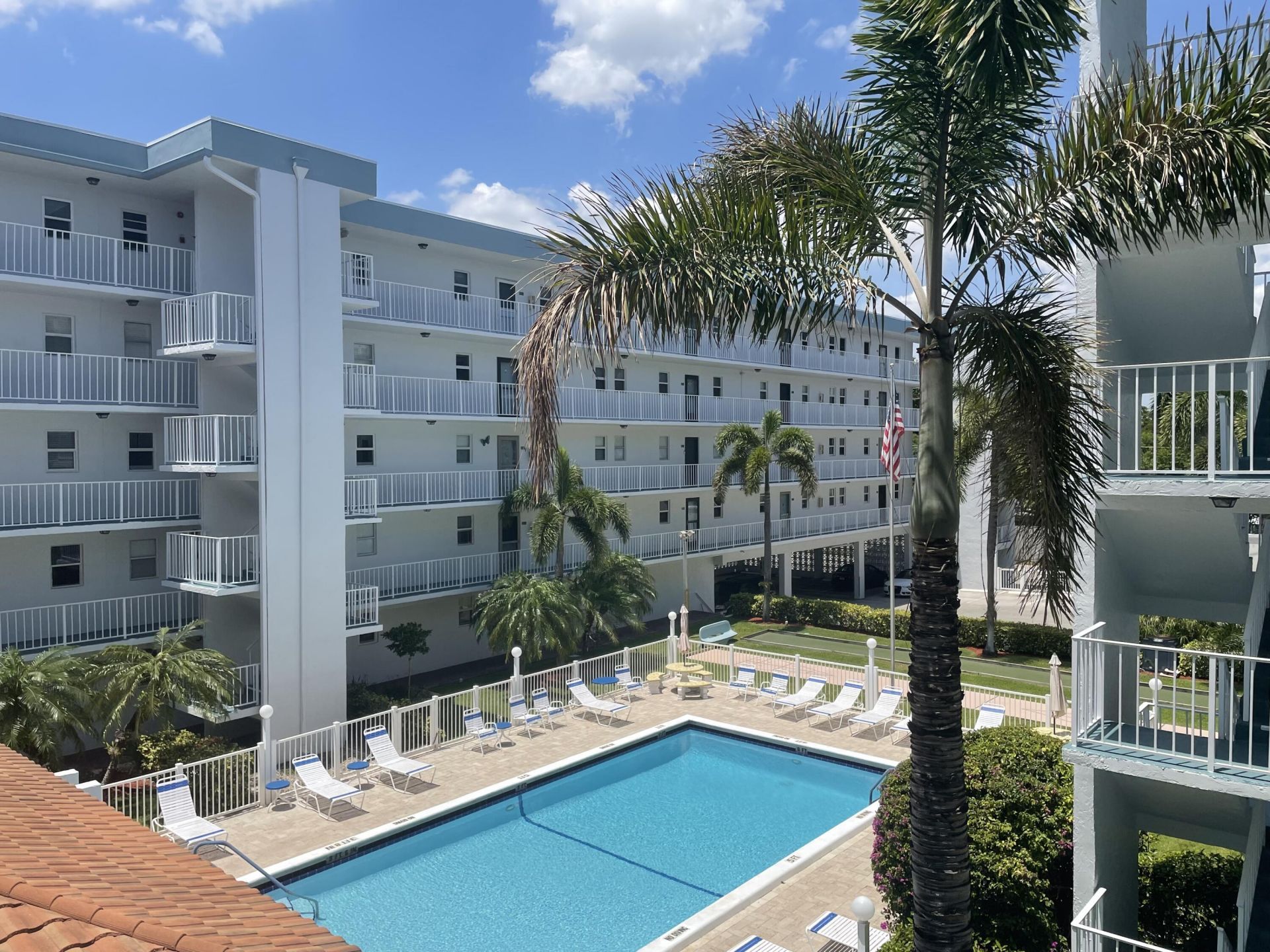 4629 Poinciana Street, Unit 317, Lauderdale by the Sea, FL 33308 Photo