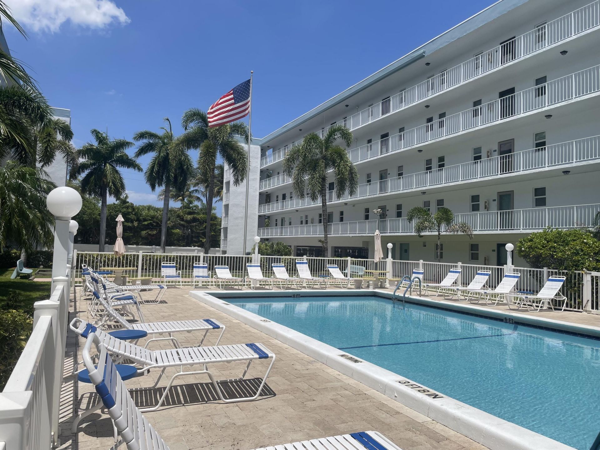 4629 Poinciana Street, Unit 317, Lauderdale by the Sea, FL 33308 Photo