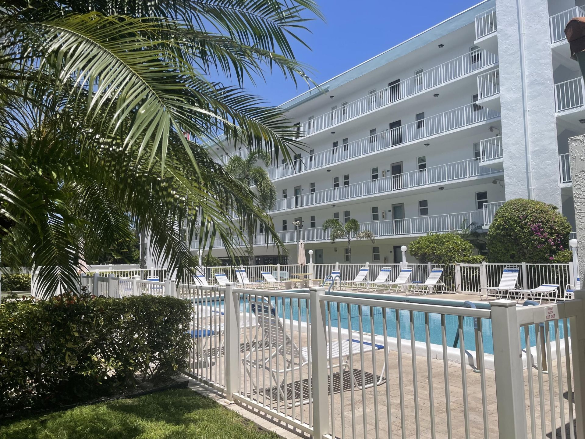 4629 Poinciana Street, Unit 317, Lauderdale by the Sea, FL 33308 Photo