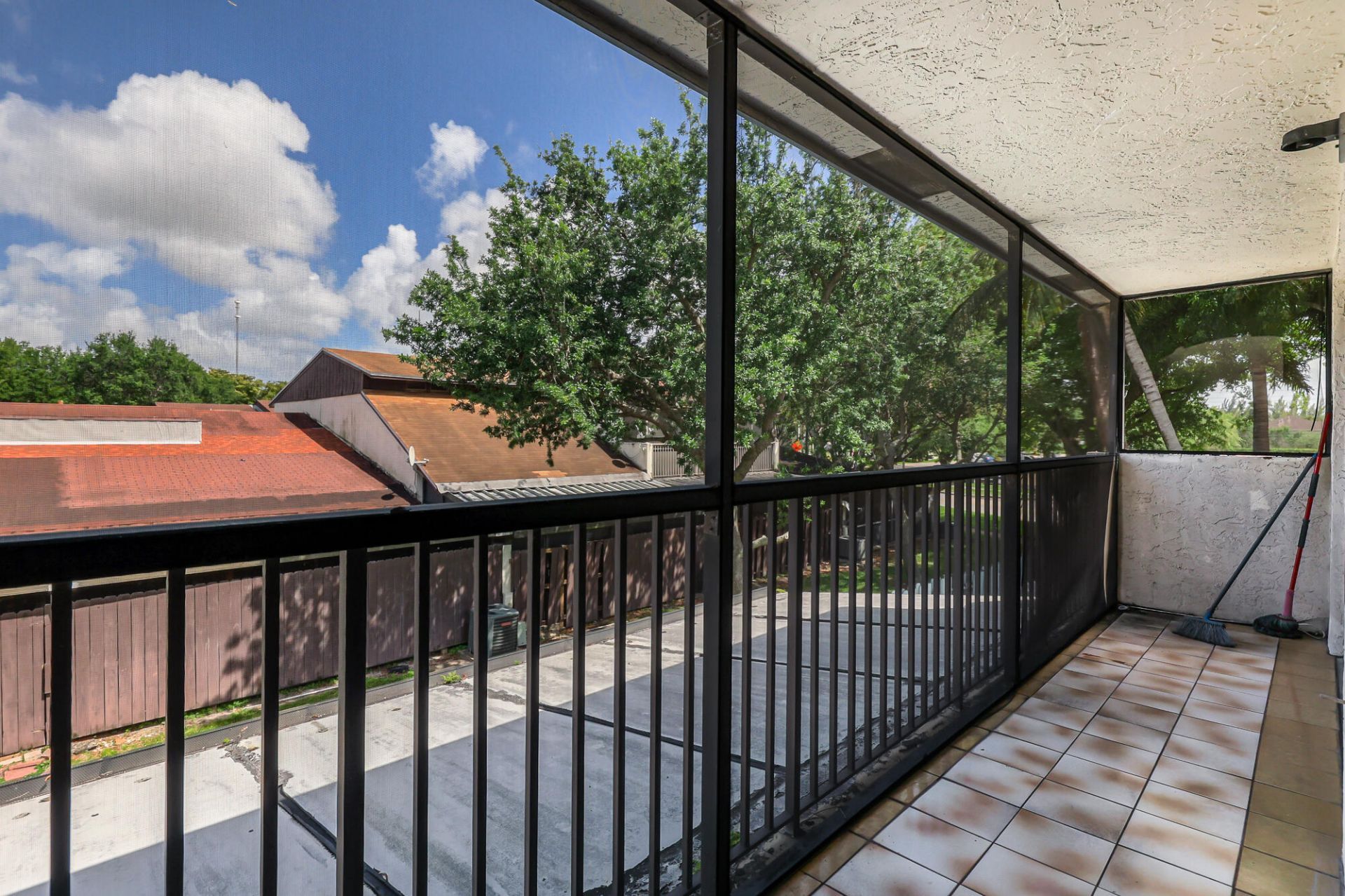 4003 W Woodscape Drive, Unit 2-k, Miramar, FL 33023 Photo