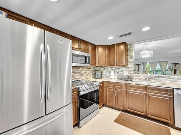 2804 Victoria Way, Unit C3, Coconut Creek, FL 33066