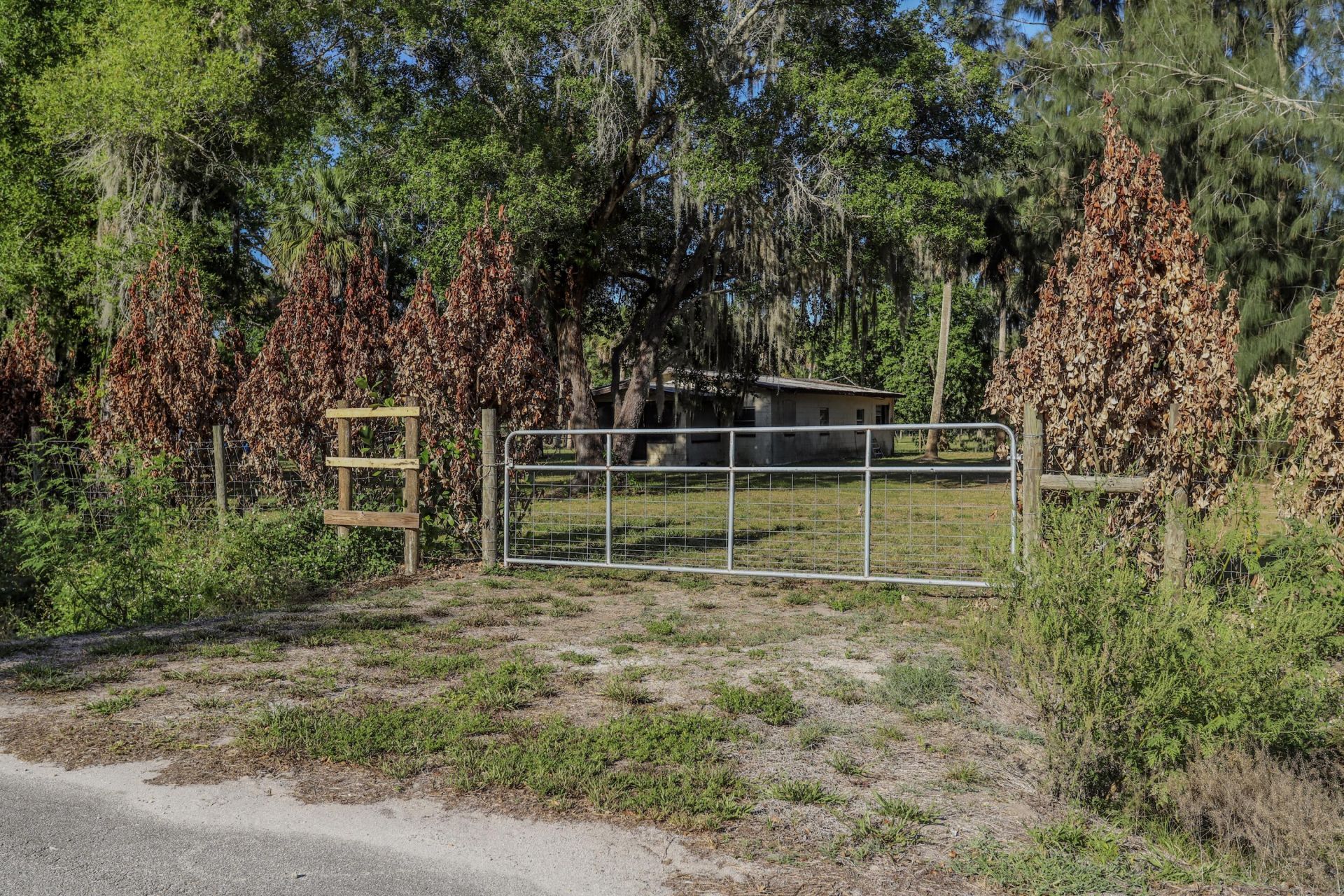 1100 Red Barn Rd N W, Moore Haven, FL 33471 Photo