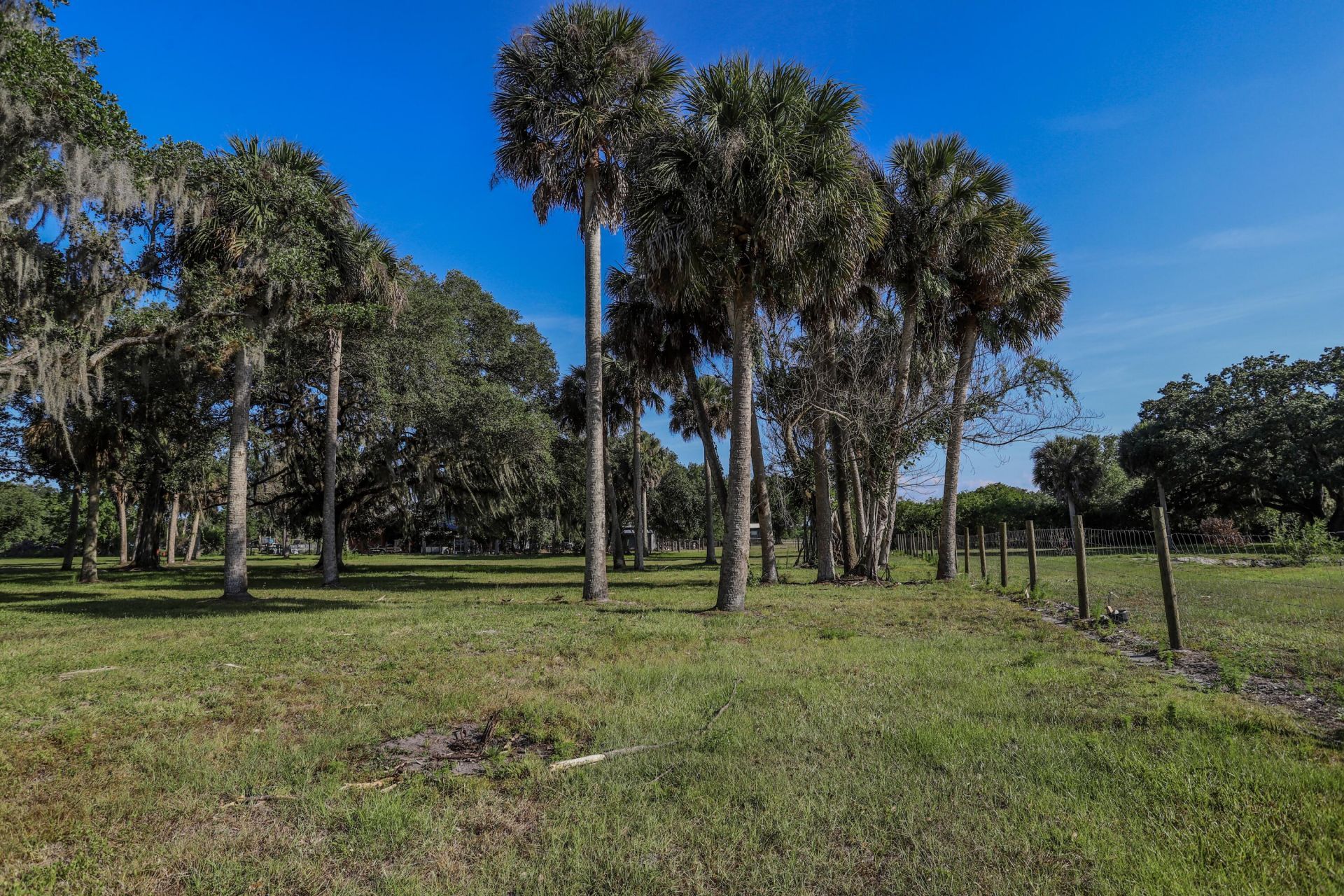 1100 Red Barn Rd N W, Moore Haven, FL 33471 Photo