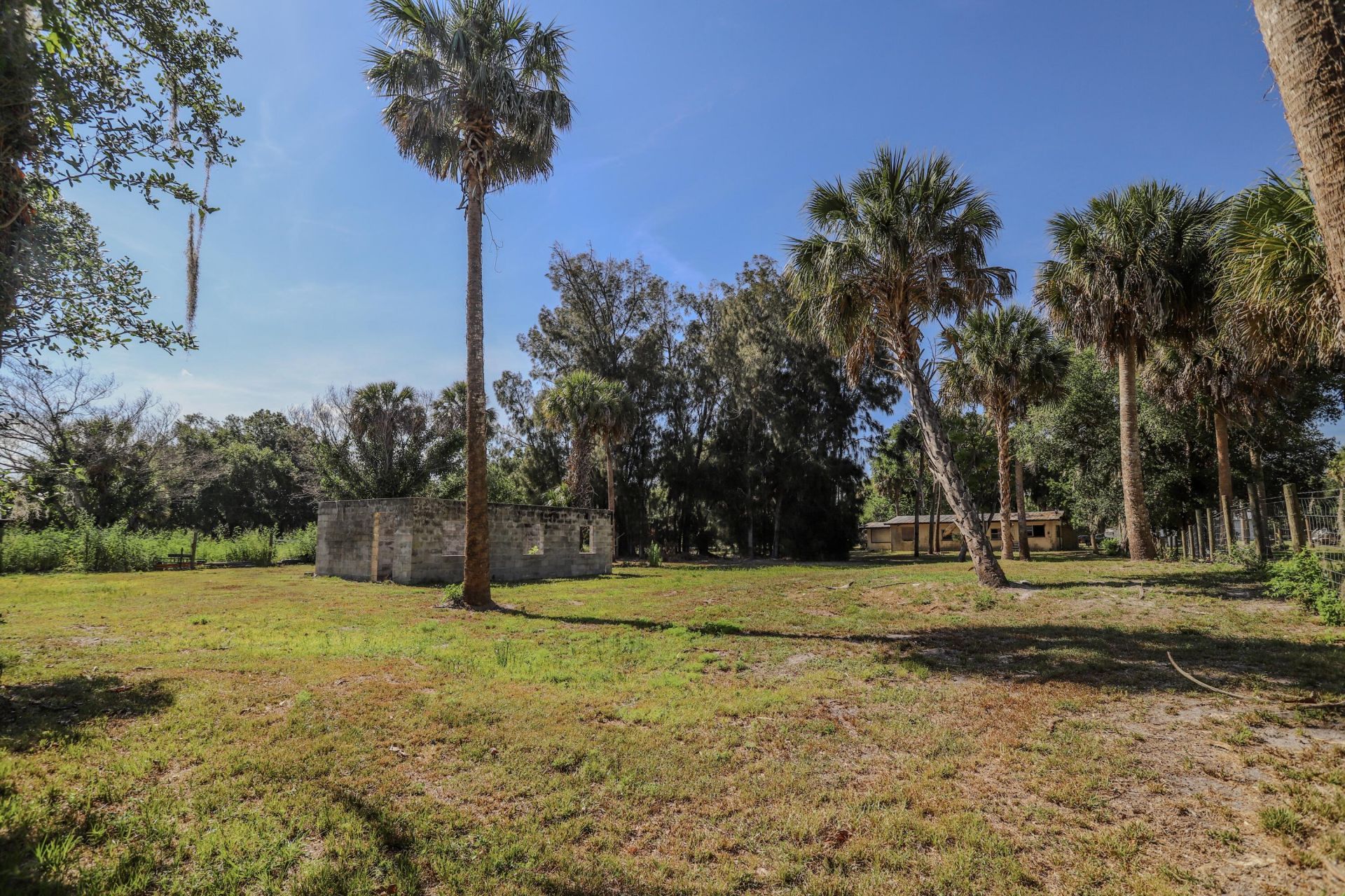1100 Red Barn Rd N W, Moore Haven, FL 33471 Photo