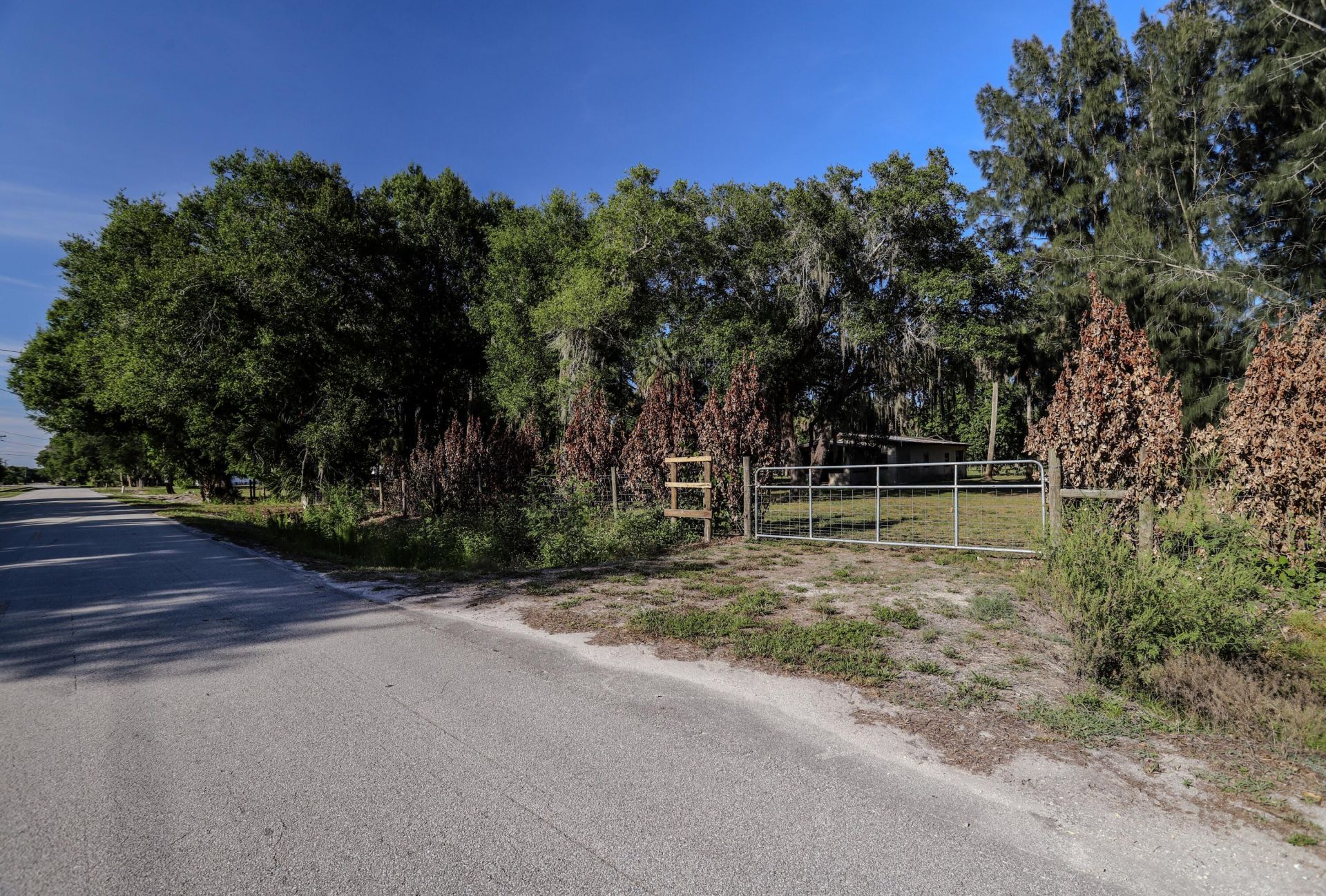 1100 Red Barn Rd N W, Moore Haven, FL 33471 Photo