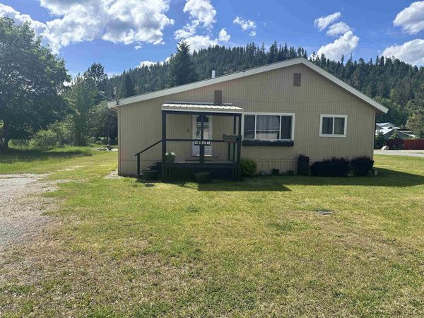 102 S 8th Ave, Ione, WA 99139