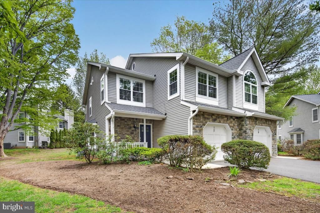 17 Stonerise Drive, Lawrenceville, NJ 08648 Main Photo