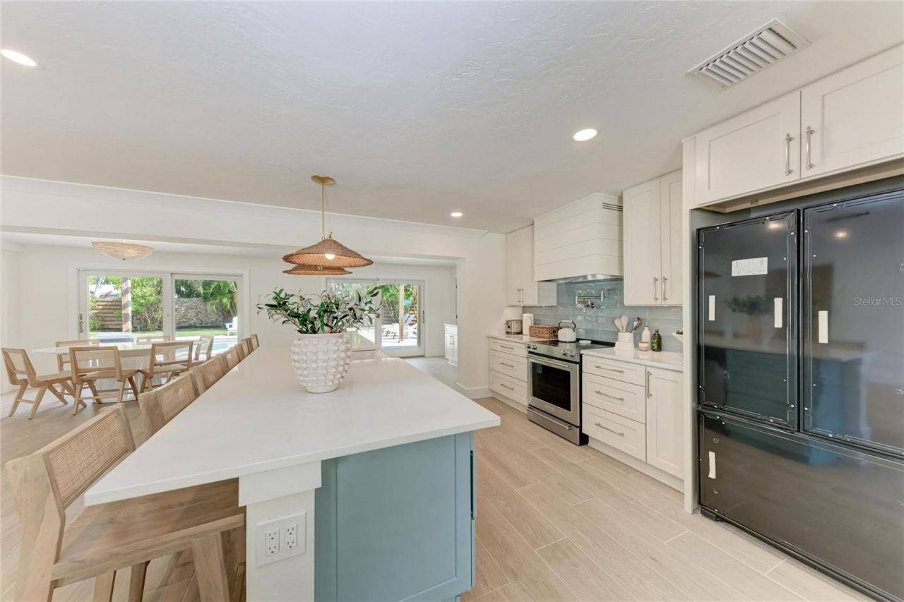 431 Island Circle, Sarasota, FL 34242 Photo