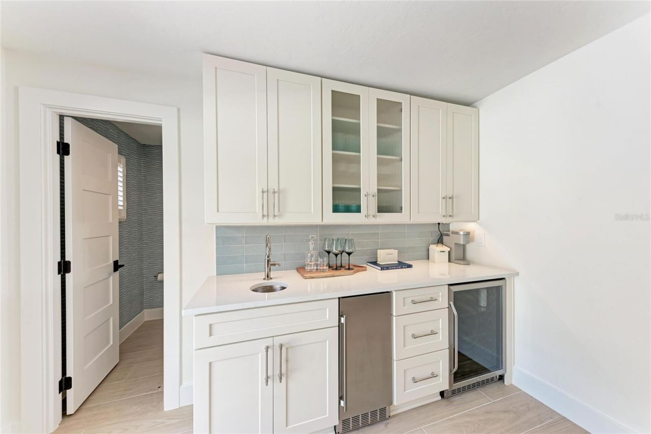 431 Island Circle, Sarasota, FL 34242 Photo