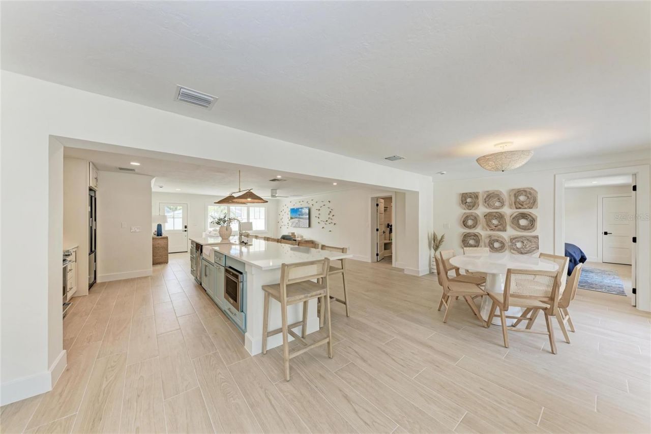 431 Island Circle, Sarasota, FL 34242 Photo