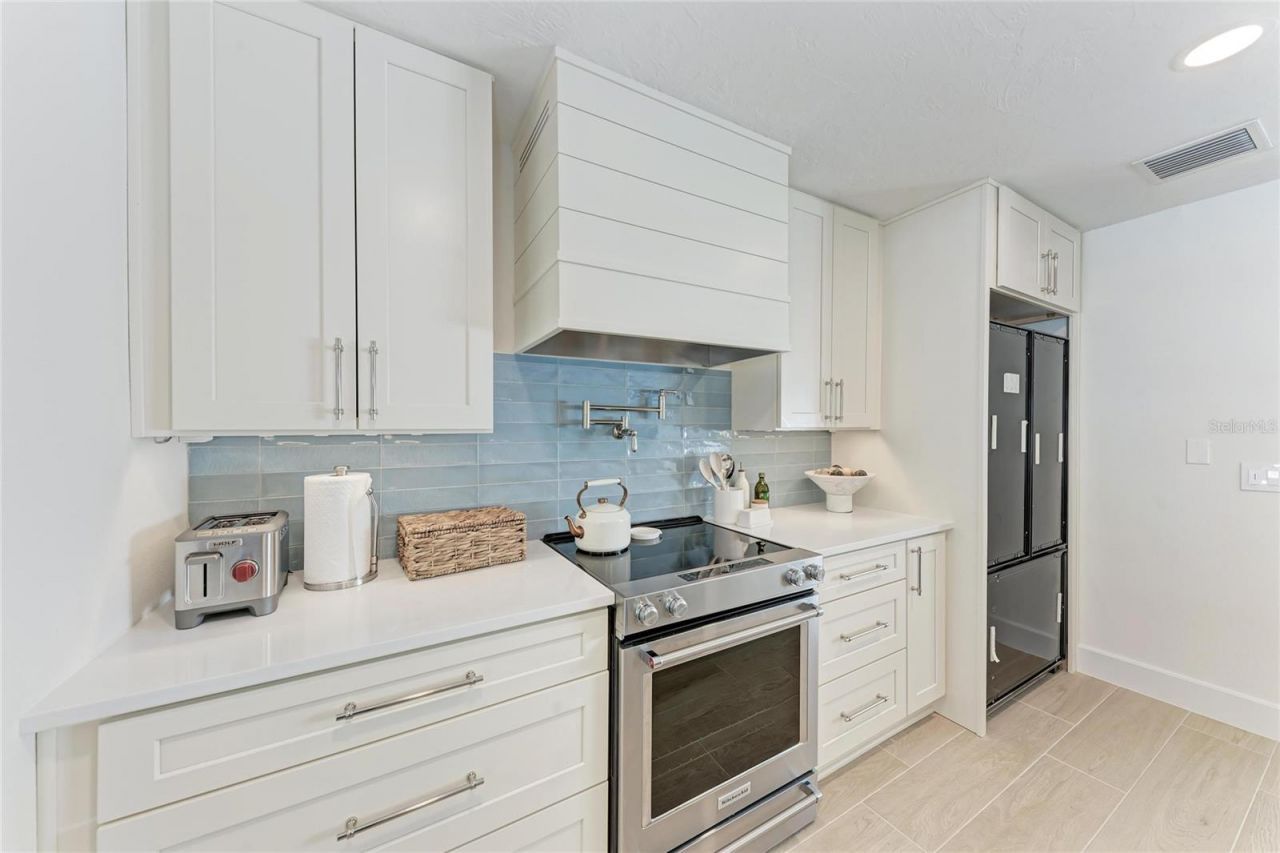431 Island Circle, Sarasota, FL 34242 Photo