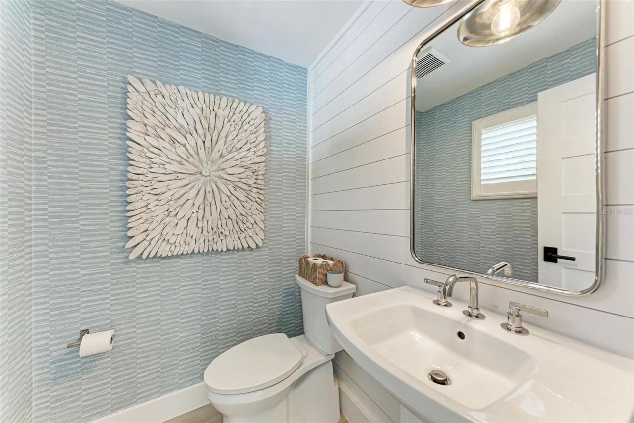 431 Island Circle, Sarasota, FL 34242 Photo