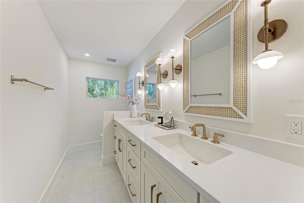 431 Island Circle, Sarasota, FL 34242 Photo
