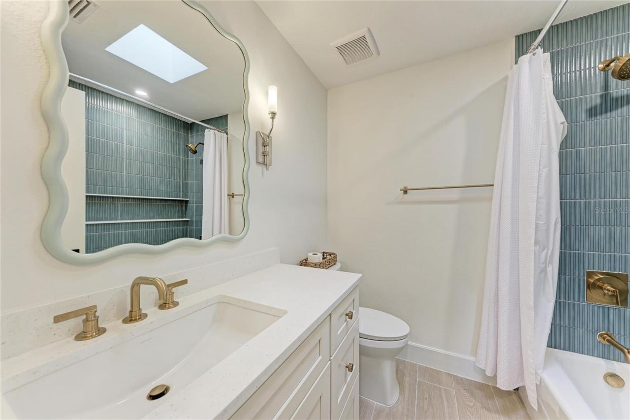 431 Island Circle, Sarasota, FL 34242 Photo