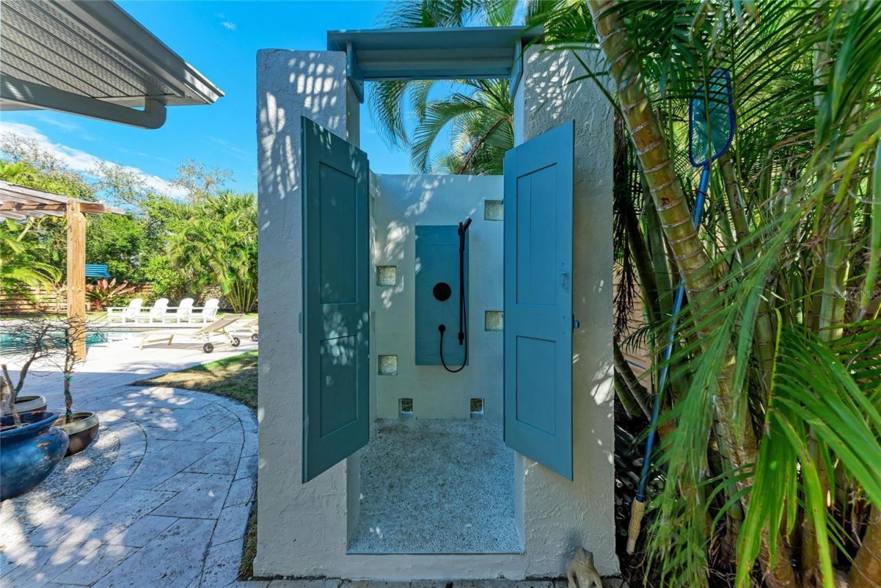 431 Island Circle, Sarasota, FL 34242 Photo