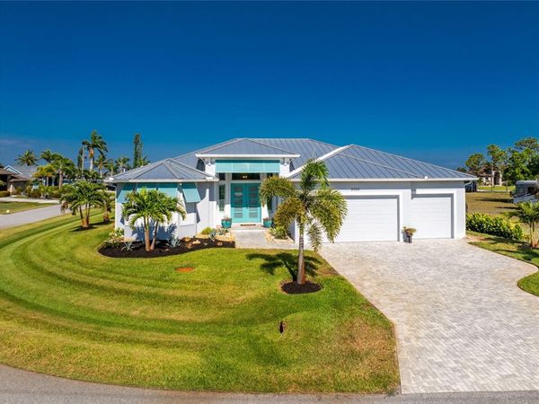 9305 SPRING CIRCLE , PORT CHARLOTTE, FL 33981