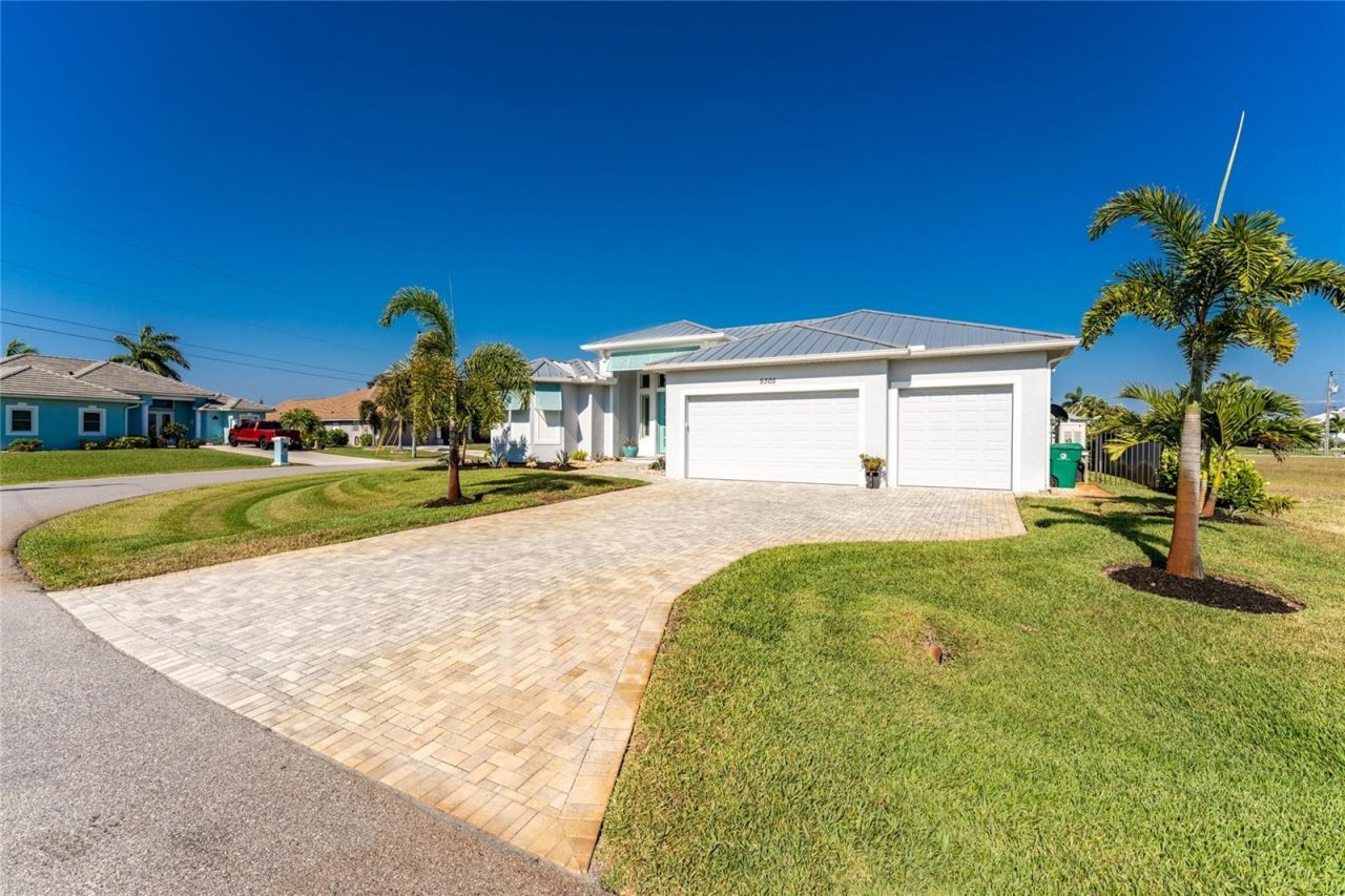 9305 Spring Circle , Port Charlotte, FL 33981 Photo
