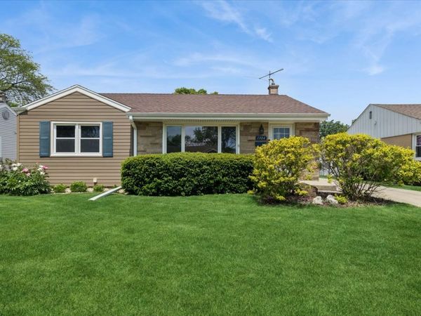 1304 Dennis Place, Des Plaines, IL 60018