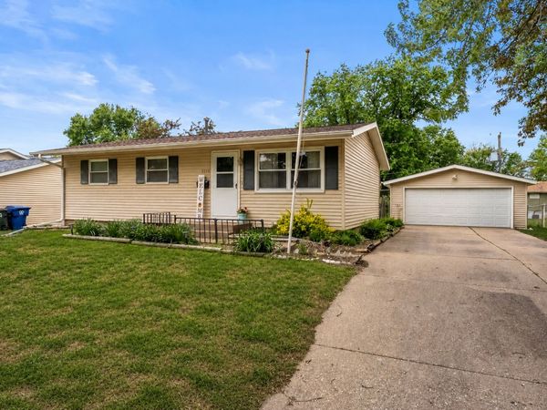 5110 Warren Street , Davenport, IA 52806